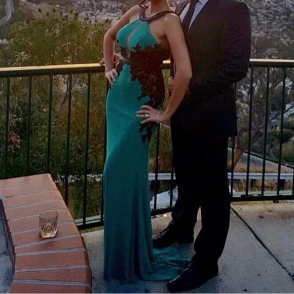 Camille La Vie Dresses | Camille La Vie Gown | Color: Green | Size: 0 | Delakalbasi's Closet